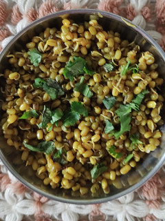 ફણગાવેલા મગ(Sprout Moong Recipe in Gujarati) રેસીપી મુખ્ય ફોટો