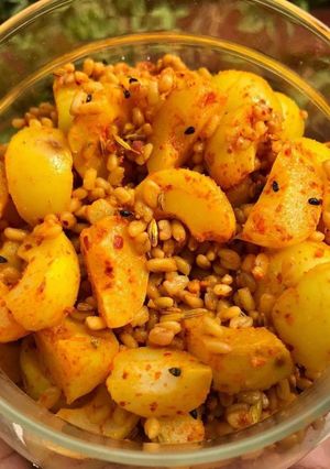 आंवले का अचार (amle ka achar recipe in Hindi) रेसिपी मुख्य फोटो