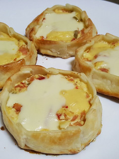 Una foto de Canastitas de ricota, jamón y queso
