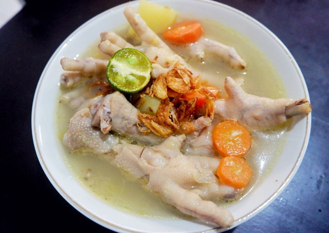 Sop ceker / kaki ayam dijamin enak