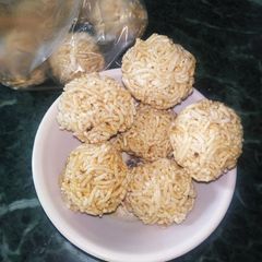 A picture of Mamra ladoo.