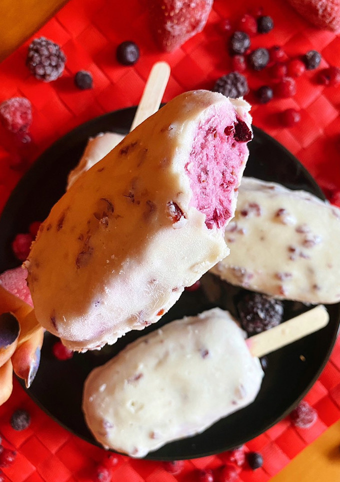 Una foto de Magnum de frutos rojos