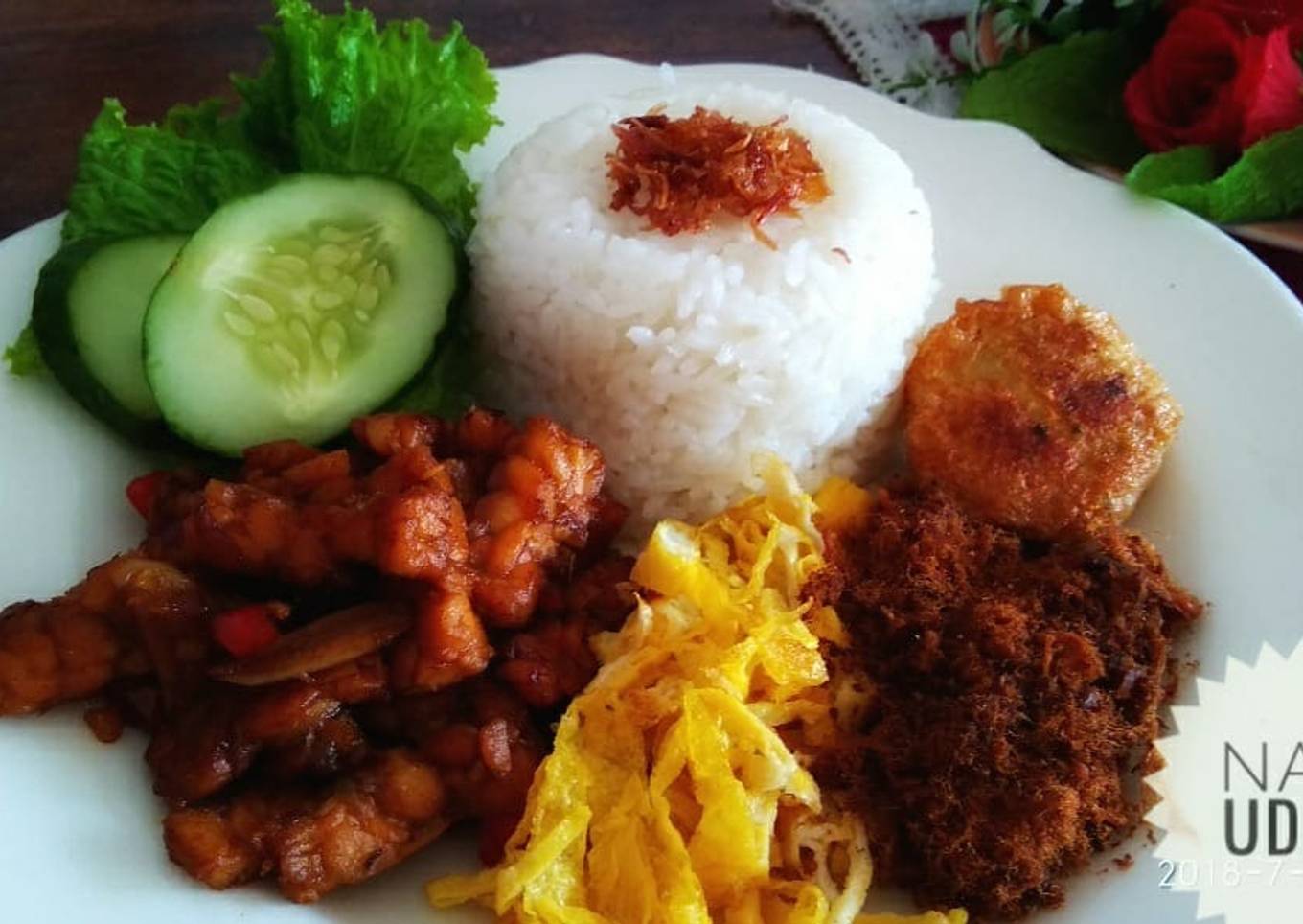 Nasi uduk kumplit