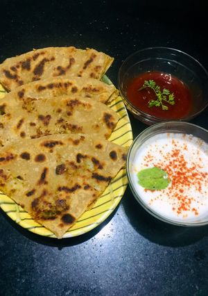 A picture of Aloo cheese paratha.