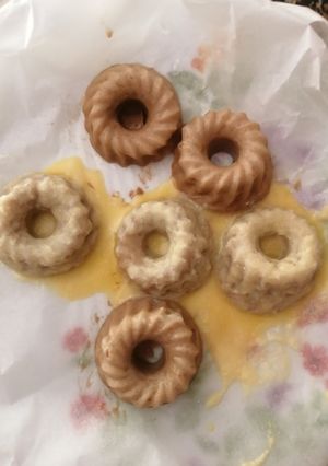 Una foto de Donuts de plátano en el microondas