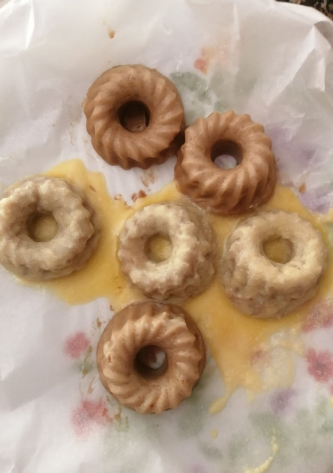 Una foto de Donuts de plátano en el microondas
