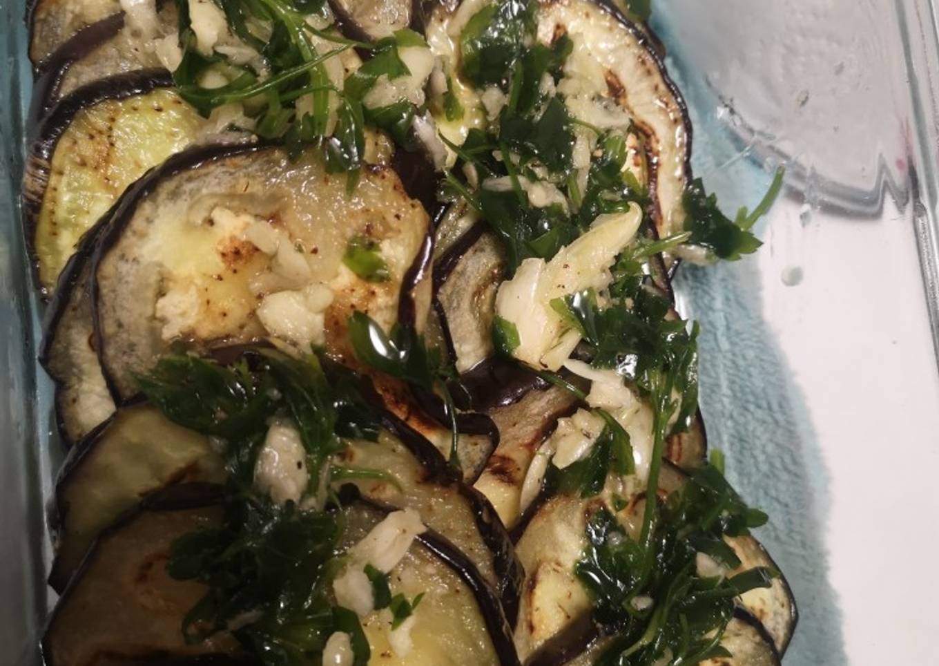 Berenjenas a la plancha con perejil, ajo, aceite de oliva.🥰🥰