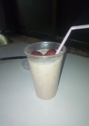 A picture of Strawberry and banana milk shake.