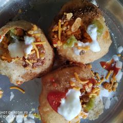 A picture of Sev puri.
