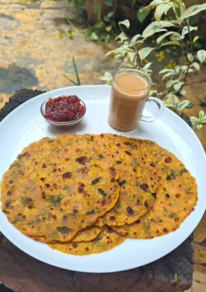 A picture of Methi Paratha.