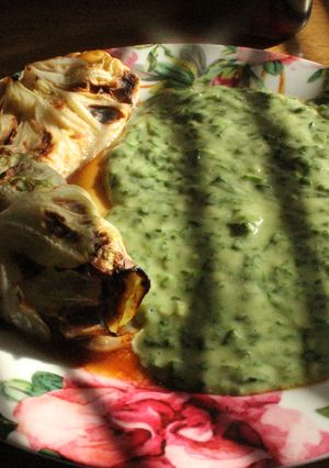 Una foto de Paquetes sorpresa con salsa blanca verdozzza