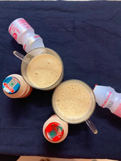 A picture of Banana Oats Yakult Shake.