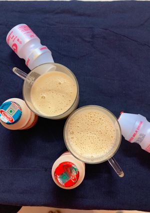 A picture of Banana Oats Yakult Shake.