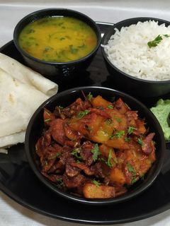 झणझणीत सुकट (Sukat recipe in marathi) रेसिपी चे मुख्य फोटो 