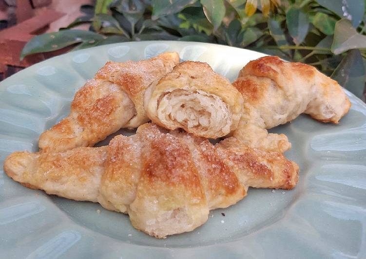 Facturas con hojaldre de grasa