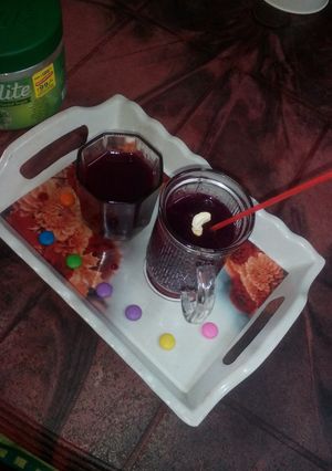 A picture of Black grapes juice.
