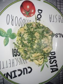 Tortellini mit Spinat-Sahne-Soße und Garnelen Rezepthauptbild