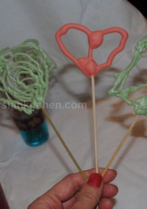 A picture of Chocolate lace lollipops.