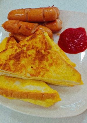 รูปของ ขนมปังแซนวิชไข่ไส้ชีส 🍞+🥚+🧈=🥪