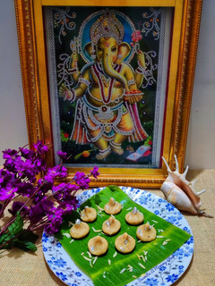 A picture of Kaju modak.