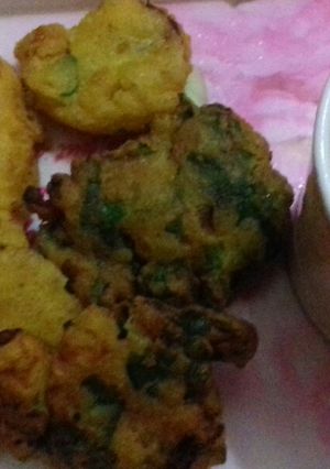 A picture of Palak ke pakode.