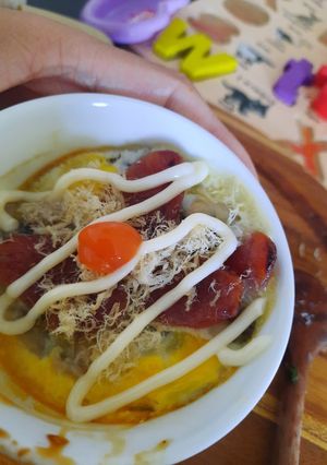 Hình của món Hàu/ hà nướng trứng cút, lạp xưởng, chà bông.