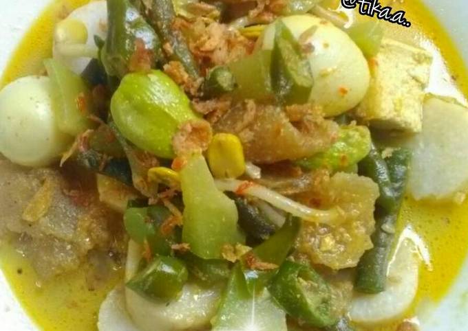 Resep Lontong Sayur (Sayur Labu Siam) oleh tika.a..🌻 - Cookpad