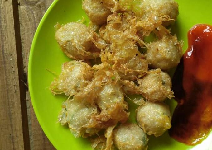 Cilok goreng telur