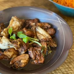 A picture of Chicken in balsamic sauce.