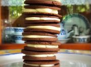 Una foto de alfajores de dulce leche