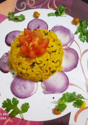 महाराष्ट्र का स्पेशल पोहा (Maharashtr ka special poha recipe in Hindi) रेसिपी मुख्य फोटो