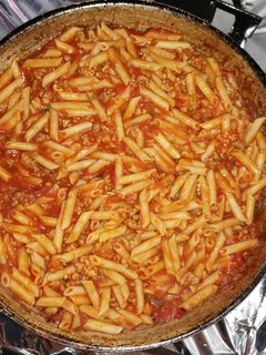 Una foto de Macarrones a la boloñesa