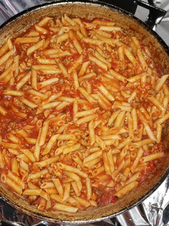 Una foto de Macarrones a la boloñesa