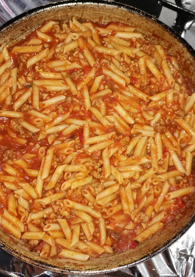 Una foto de Macarrones a la boloñesa
