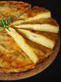 Tortino di patate al forno con timo rosmarino e noce moscata
