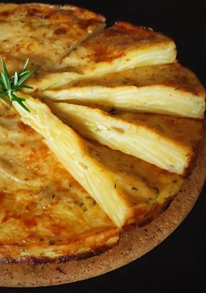 Foto di Tortino di patate al forno con timo rosmarino e noce moscata