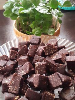 عکسی از دستور شیرینی یخچالی با بیسکوییت پتی بور