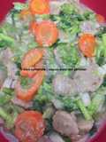 Capcay sayur dan pentolan bakso