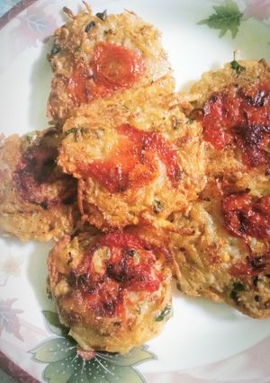 A picture of Aloo ke chapli kabab.