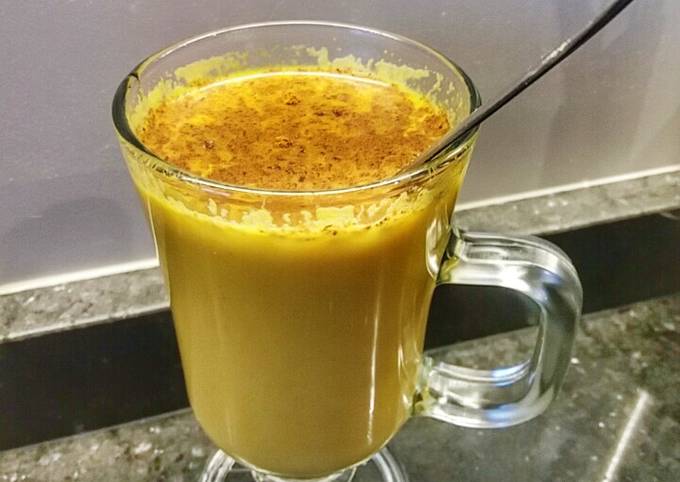 Leche dorada o golden milk. Receta de cocina fácil, sencilla y deliciosa