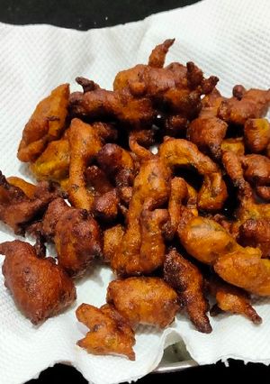 કેળા મેથીના ભજીયા/ખાંગડા (Khangada Recipe in Gujarati) રેસીપી મુખ્ય ફોટો