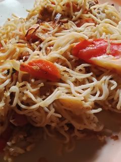 ভেজ নুডুলস (veg noodles recipe in Bengali) রেসিপির প্রধান ছবি