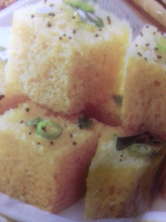 खमण ढोकला (khaman dhokla recipe in hindi) रेसिपी मुख्य फोटो
