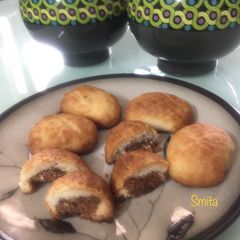 A picture of Sesame Filled Cookies.