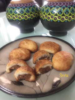 A picture of Sesame Filled Cookies.
