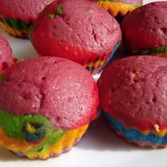 A picture of Fluffy rainbow cuppies.