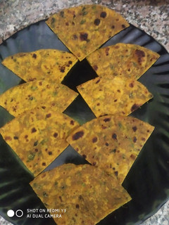 मेथी के थेपला (methi ke thepla recipe in Hindi) रेसिपी मुख्य फोटो