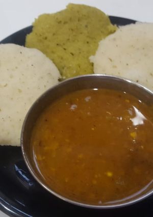 A picture of Instant Rava Idli-two styles.