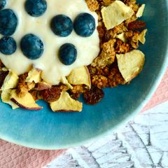 A picture of Apple and Sultana Granola.