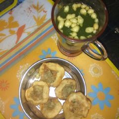 Pani puri A picture of Pani puri.